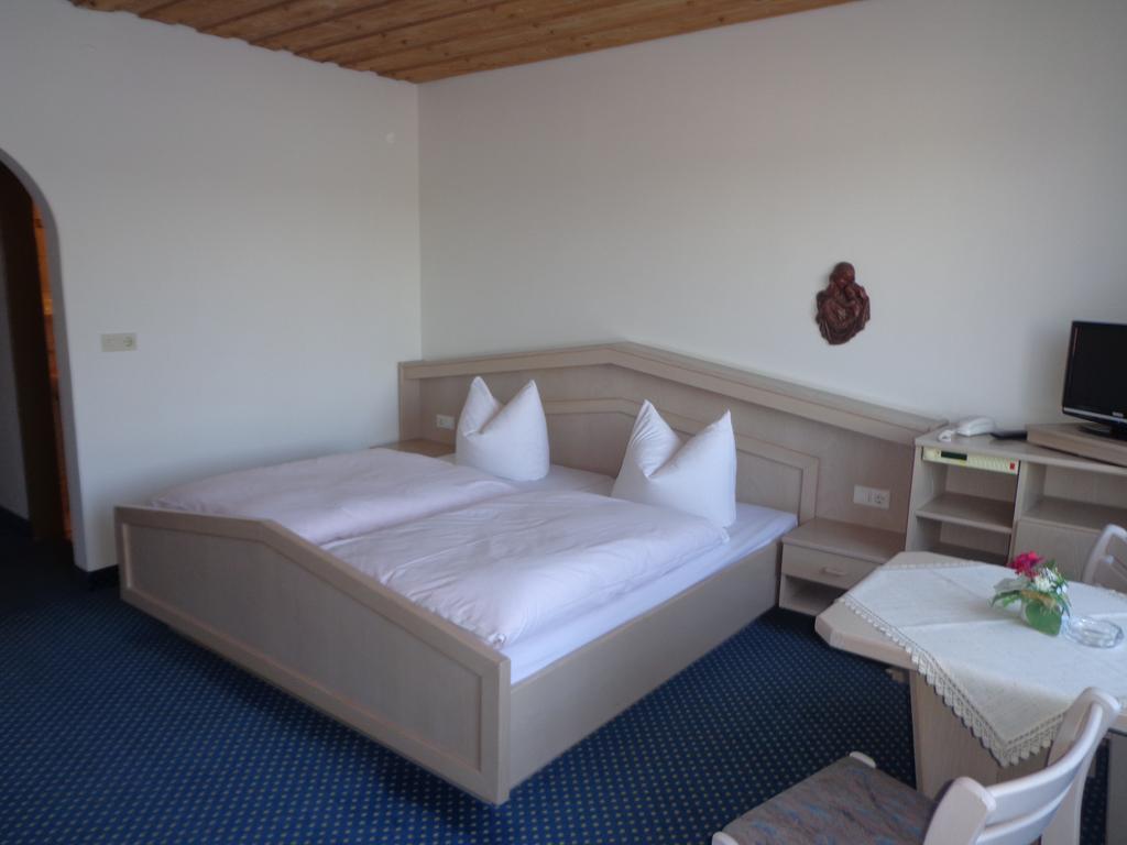 Hotel Am See Neubäu Quarto foto